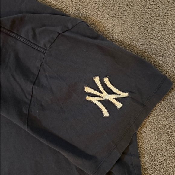 47 Brand New York Yankees Short Sleeve Tee size large - Picture 2 of 3